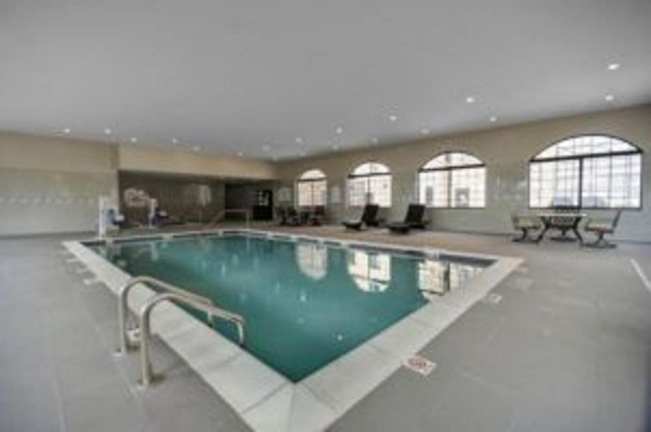 Staybridge Suites Dearborn By Ihg Εξωτερικό φωτογραφία