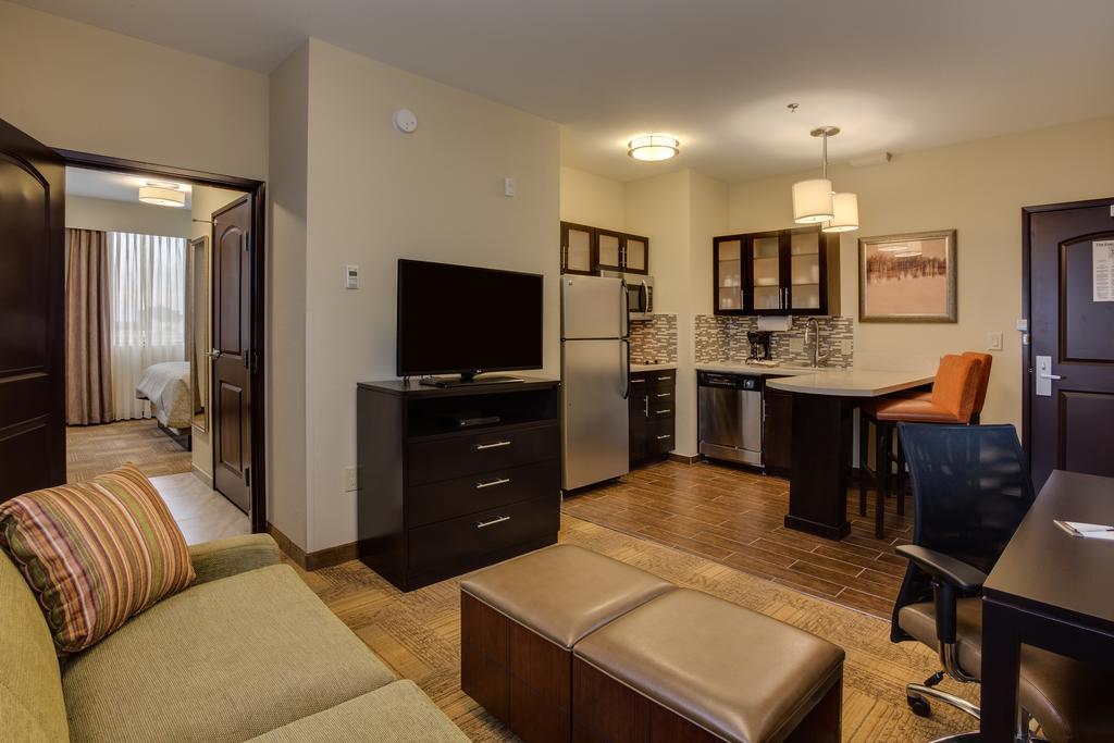 Staybridge Suites Dearborn By Ihg Εξωτερικό φωτογραφία